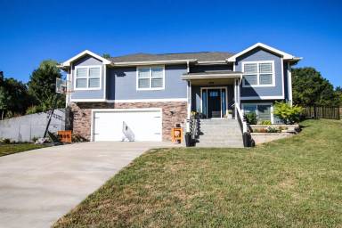 Main picture of 205 Starlight Ln