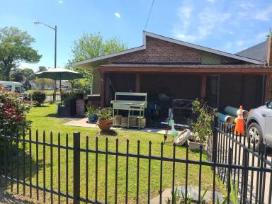 Main picture of 1001 Mapole Ave
