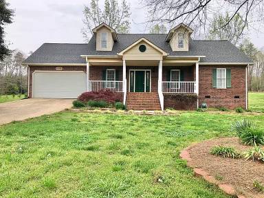 Main picture of 156 Hunters Pointe Dr