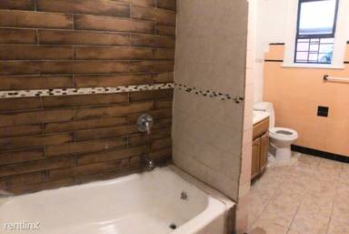 Main picture of 458 E 182nd St