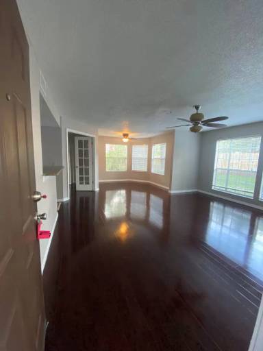 Main picture of 685 Youngstown Pkwy