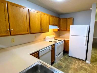 Main picture of 2760 S East St - 202