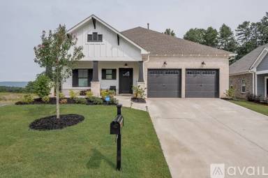 Main picture of 738 Pineview Rd