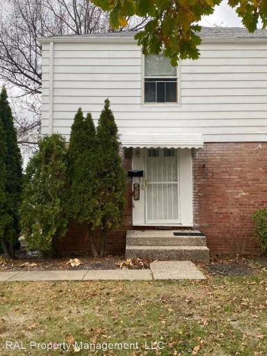 Main picture of 1510 E 248th St
