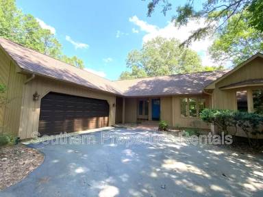 Main picture of 3299 Liverpool Dr