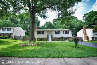 Main picture of 9796 Oleander Ave