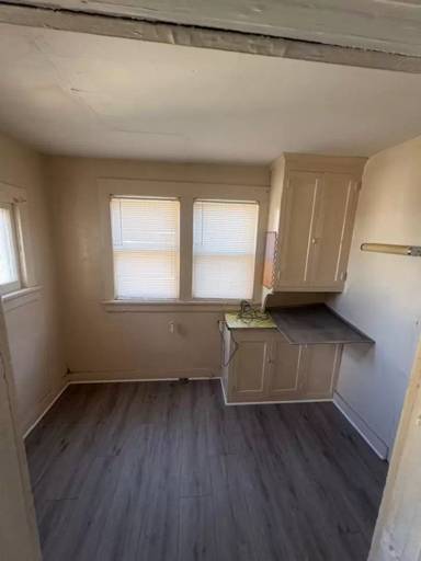 Main picture of 2210-2212 N Knoxville Ave