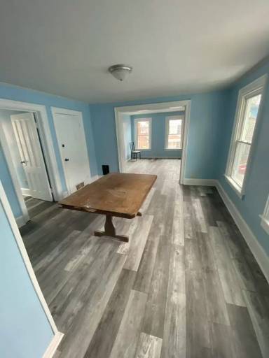 Main picture of 725 Roberts St