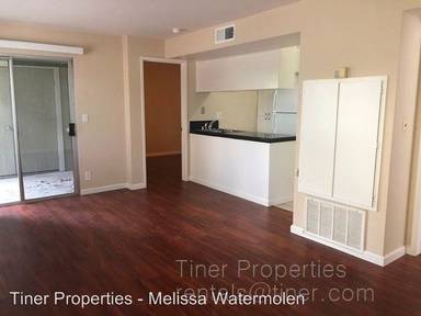 Main picture of 104 La Contera Ct