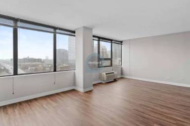Main picture of 1214 S Michigan Ave