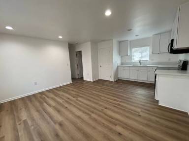 Main picture of 11069 Evans St