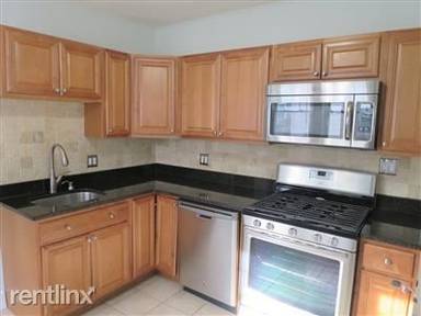 Main picture of 190 Brookside Pkwy