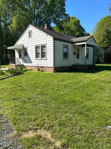 Main picture of 2218 Lee Dr