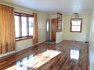 Main picture of 106 W 104th St