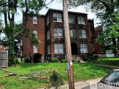 Main picture of 424 Kensington Ct
