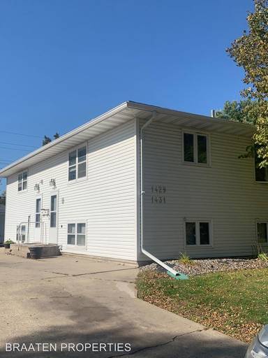 Main picture of 1417 16th St S