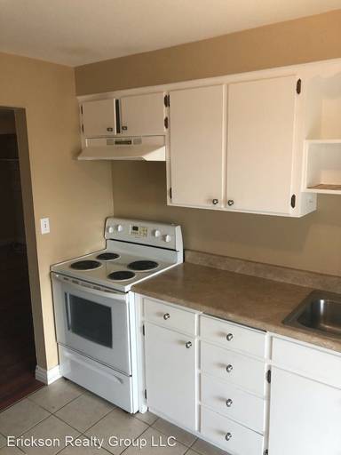 Main picture of 331 E Junction St