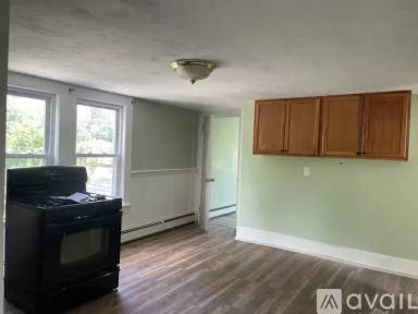 Main picture of 214 Plymouth St