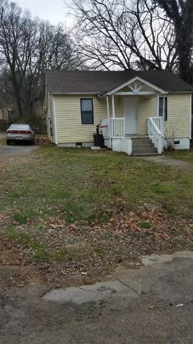 Main picture of 2752 Lay Ave