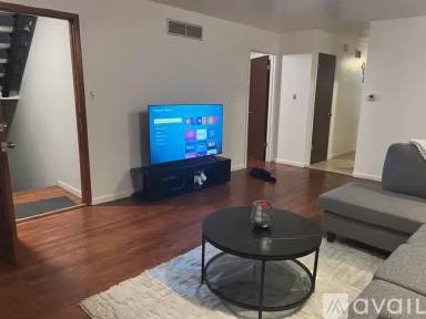 Main picture of 403 Prairie Ave