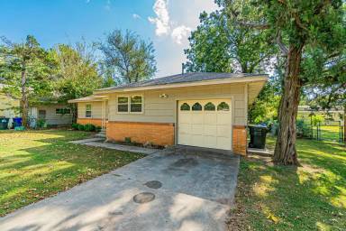Main picture of 1510 Huntington Way