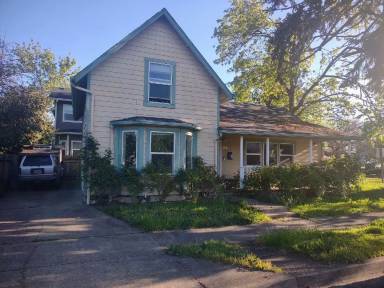 Main picture of 246 C St