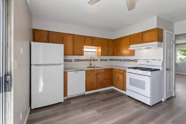 Main picture of 1600 Buchanan Rd