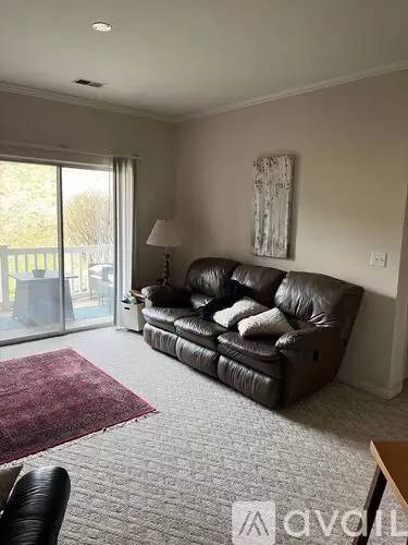 Main picture of 305 N Knollwood Dr