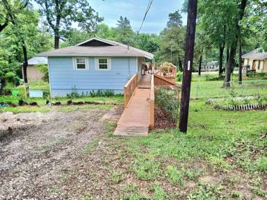 Main picture of 22675 Lakeway Hbr