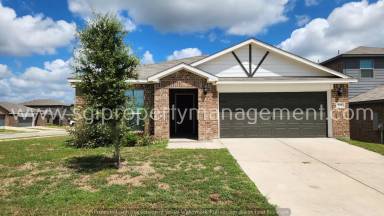 Main picture of 725 Keeneland Dr