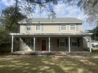 Main picture of 720 Valparaiso Blvd