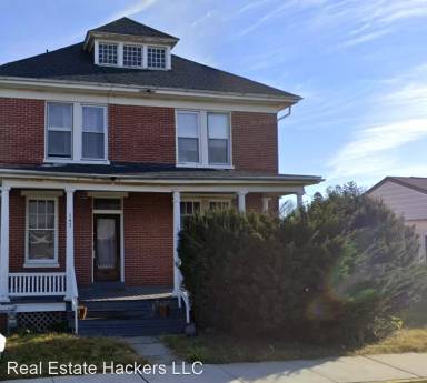 Main picture of 143 E North St