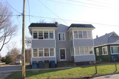 Main picture of 321 W Pleasant St