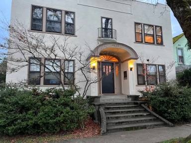 Main picture of 1223 Ferry St