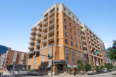 Main picture of Residences at 950 W Monroe