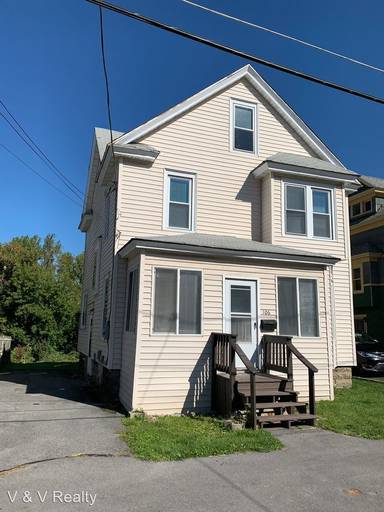 Main picture of 106 Hiram Ave
