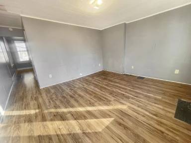 Main picture of 304 S Locust St