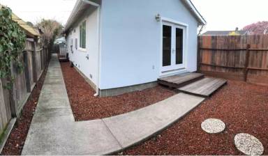 Main picture of 100 Lamont Ave
