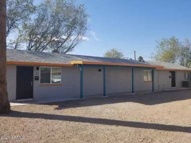 Main picture of 305 E Roeser Rd
