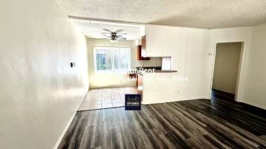Main picture of 4250 N Lakewood Blvd