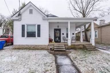 Main picture of 308 S Broadway Park