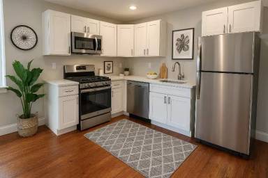 Main picture of 4331 Main St