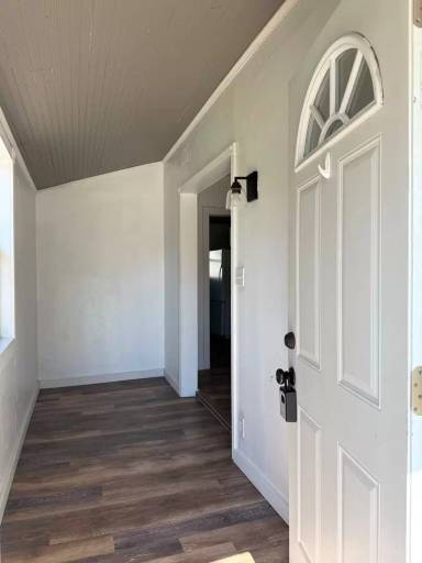 Main picture of 807 Knapp St
