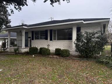 Main picture of 126 Azalea Dr