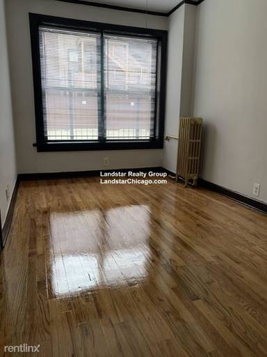 Main picture of 846 W Montrose Ave