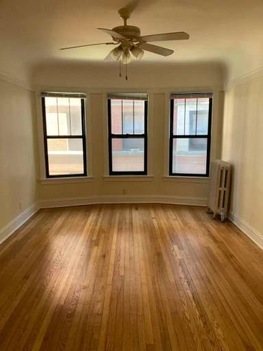 Main picture of 1407 W Sherwin Ave