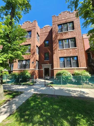 Main picture of 1722 W Carmen Ave