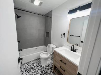Main picture of 2050 Meridian Ave