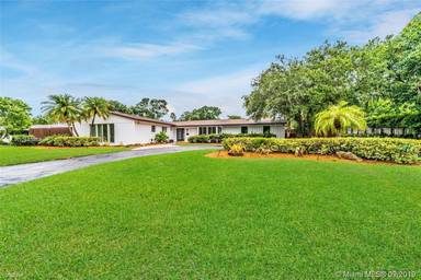 Main picture of 8520 SW 151st St