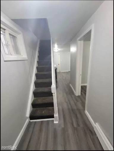 Main picture of 32 Bartholdi Ave